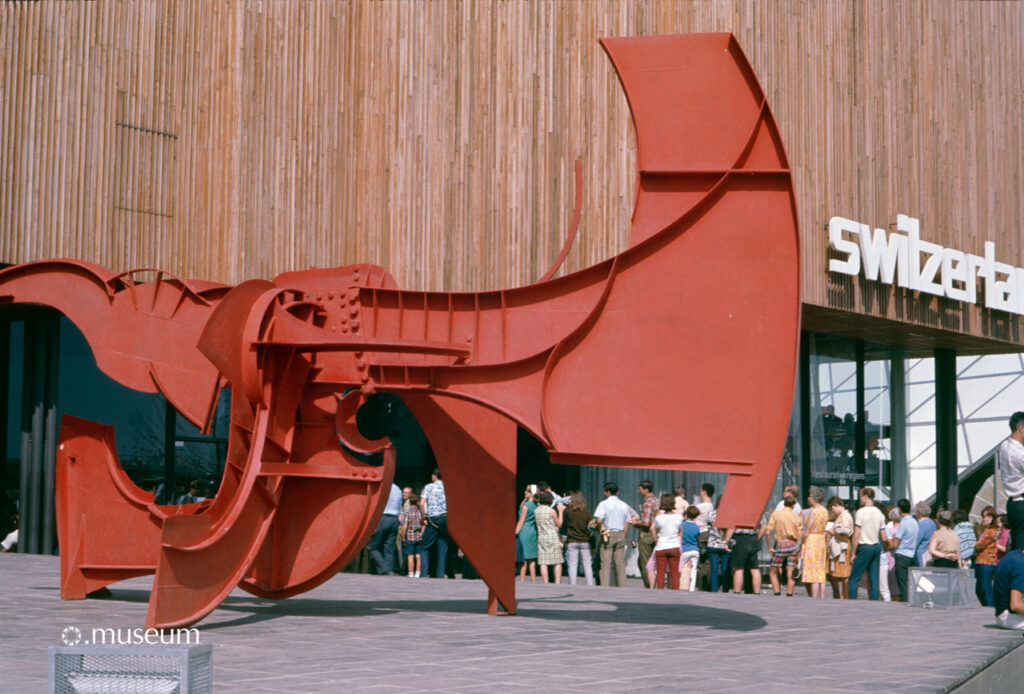 Louis Martin, Pavillon de la Suisse (sculpture « Tell » par Bernhard Luginbühl), PHOTO143, Expo67.museum.